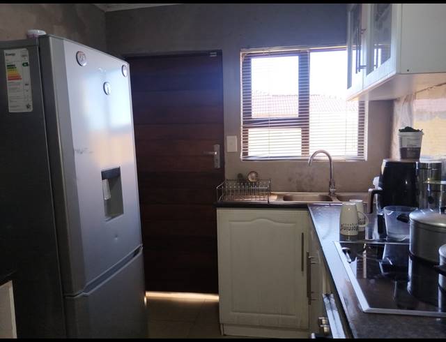 3 BEDROOM HOUSE FOR SALE IN GOLDEN GARDENS